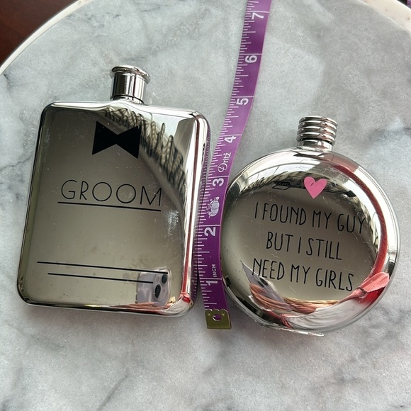 Bride and groom flasks stainless steel groom 6oz bride 4.5 oz screw off lids - Picture 3 of 13